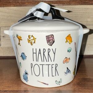 Rae Dunn Harry Potter School Of Witchcraft & Wizard Mini Crock Baking Dish & Lid